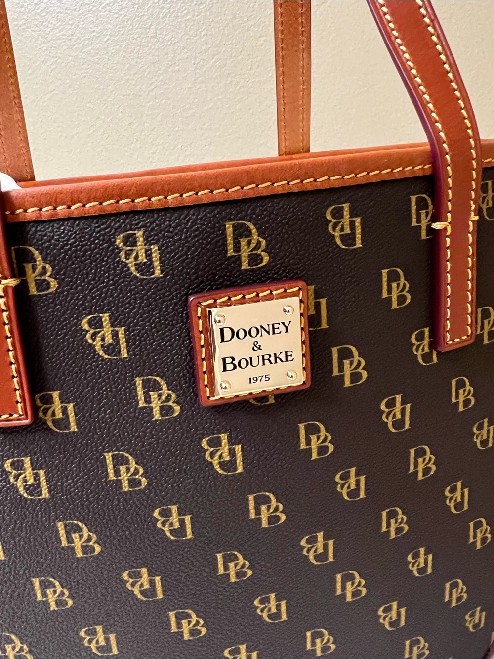 Dooney & Bourke leather Monogram Tote NWT w Dustbag - Picture 5 of 17